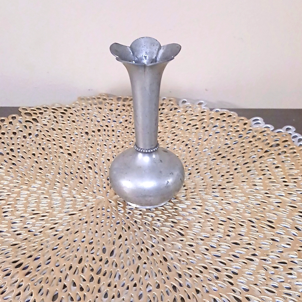 Pvintage pewter vase